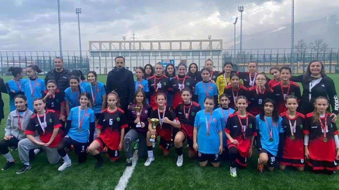 Kız Futbol Takımımız Bursa Şampiyonu Olmuştur 