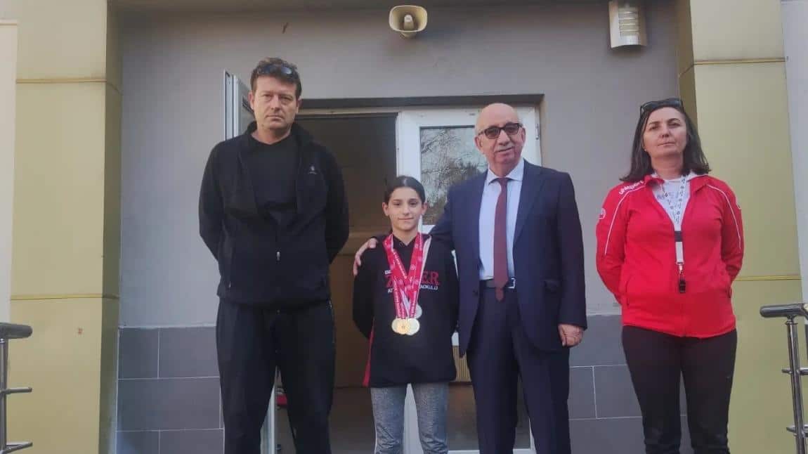 Bursa Atletizm il birinciliği yarışlarında Öğrencimiz Derece 